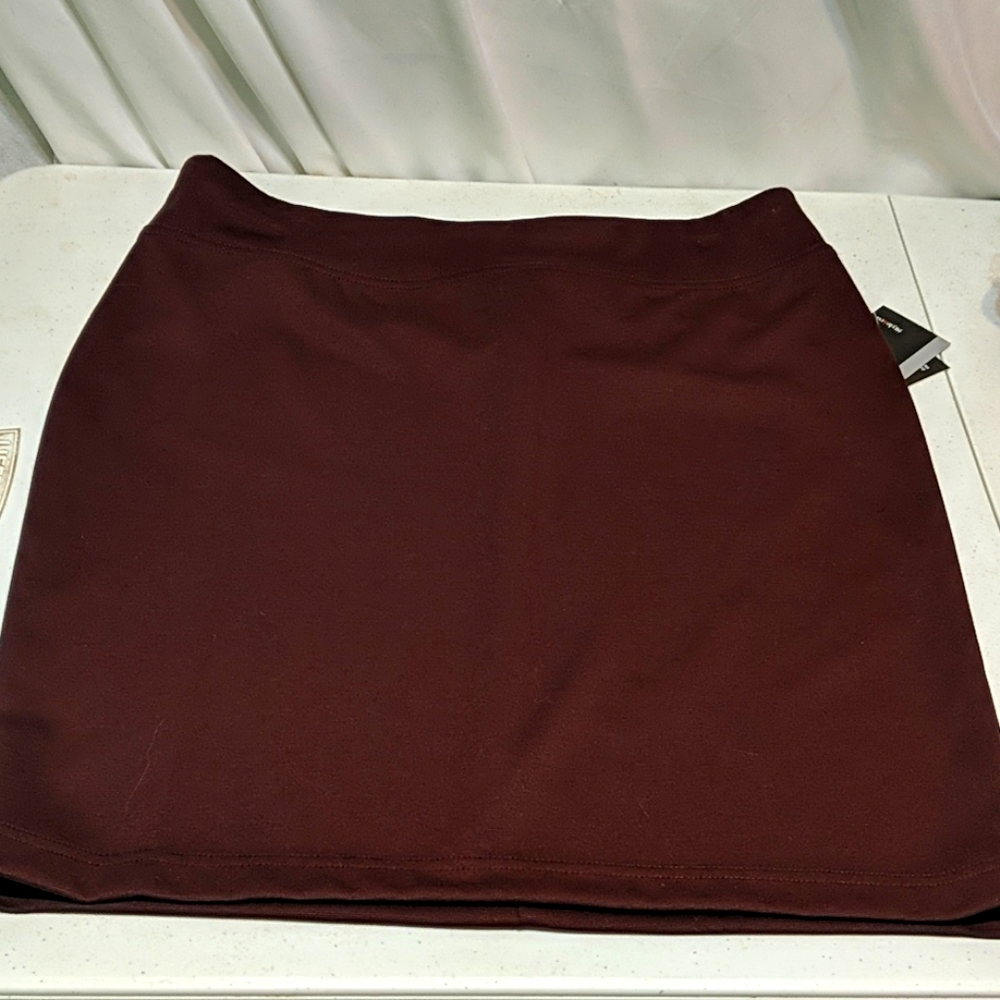 Style & Company burgundy skirt size large petite